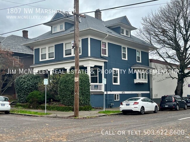 Building Photo - 3 Bed/ 1 Bath Duplex with Finished Attic -...