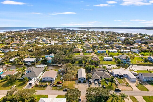 Building Photo - 231 Majorca Rd