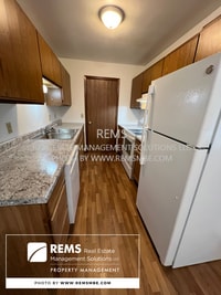 Building Photo - 554 E Slifer St