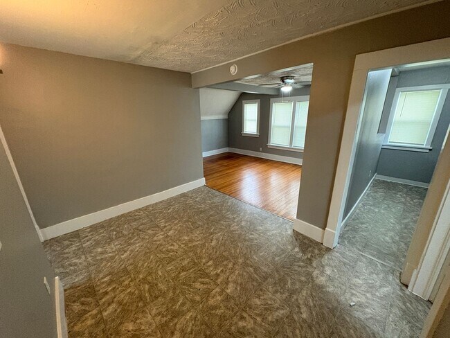 Building Photo - 2800 R St