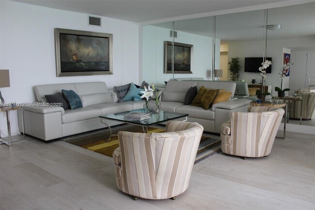 Building Photo - 881 Ocean Dr