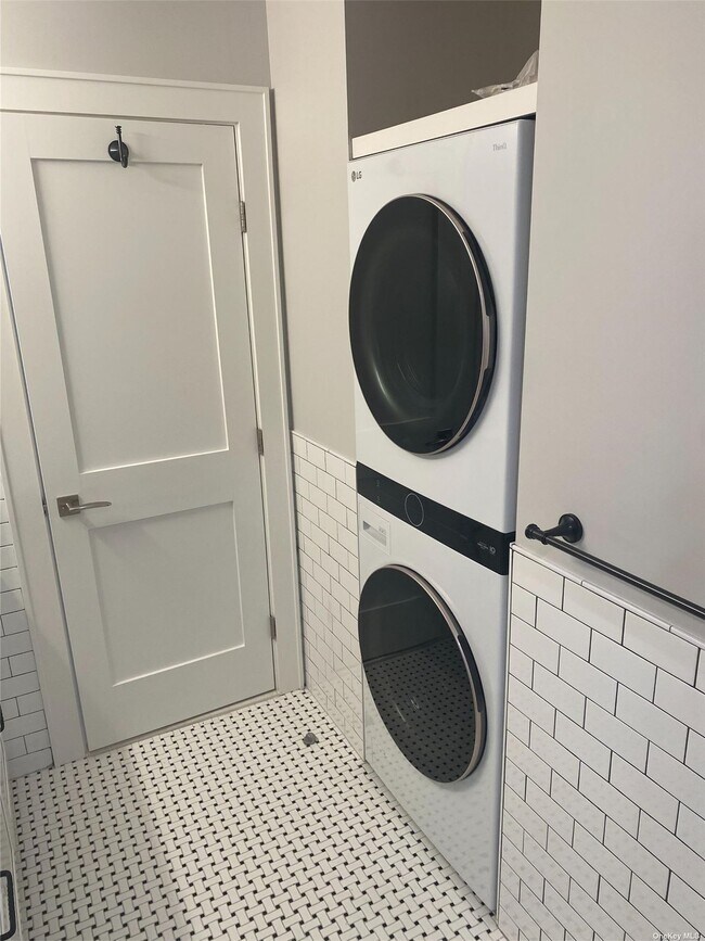 Building Photo - 107 Cooper St