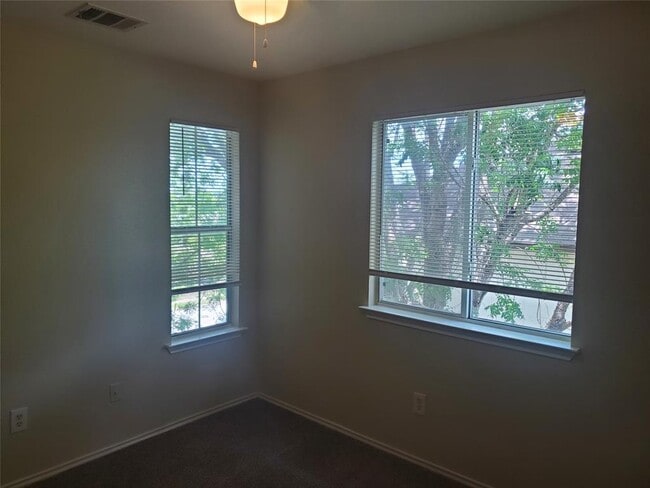 Building Photo - 14001 Cambourne Dr