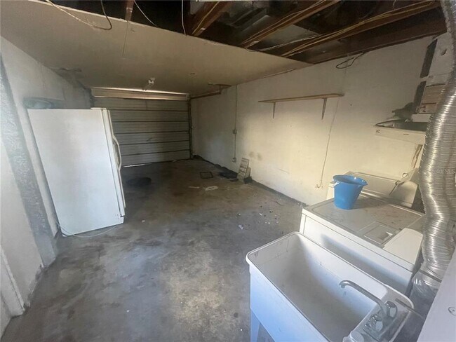 Building Photo - 4037 Claremont Dr