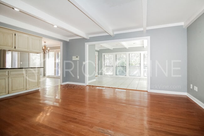 Building Photo - 524 Canyon Rd