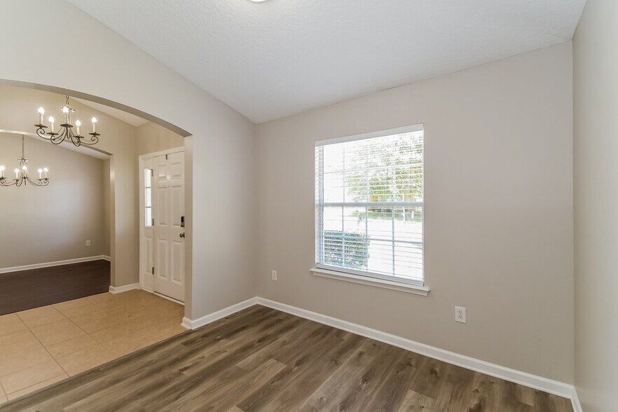 Building Photo - 2507 Creekfront Dr