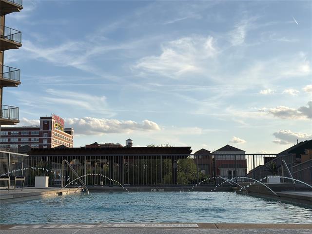 Building Photo - 1001 Belleview St