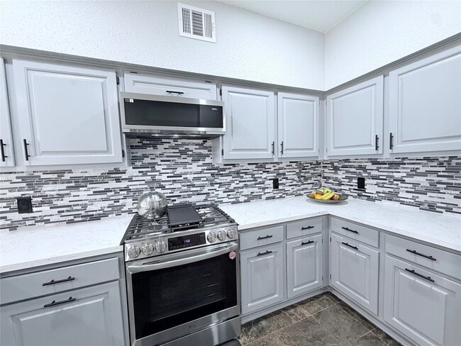 Building Photo - 7015 Puerta Vista Ln