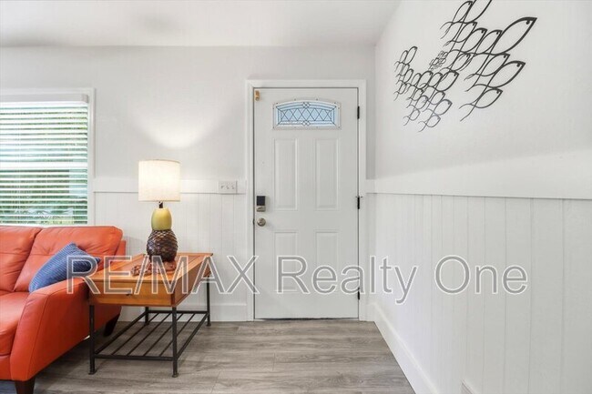 Building Photo - 750 NE 2nd Ave