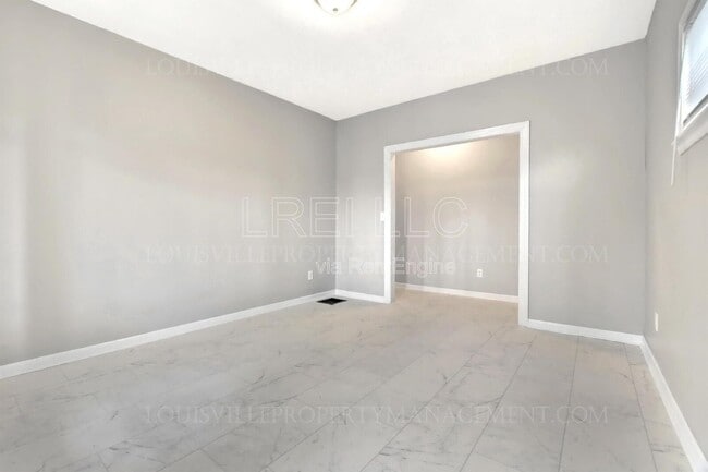 Building Photo - 4141 W Market St