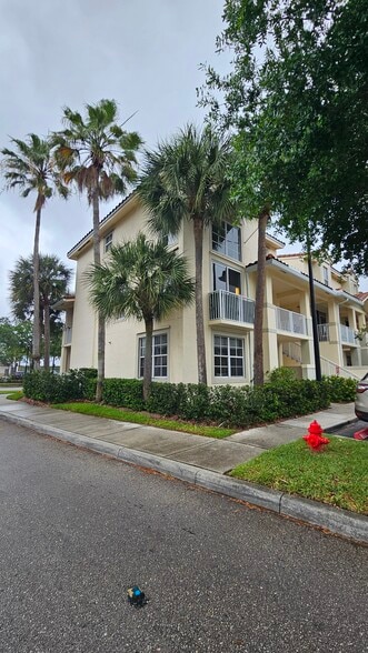 Outside of apartment - 1152 University Blvd