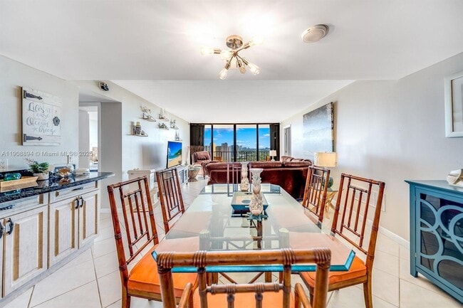 Building Photo - 5600 N Flagler Dr