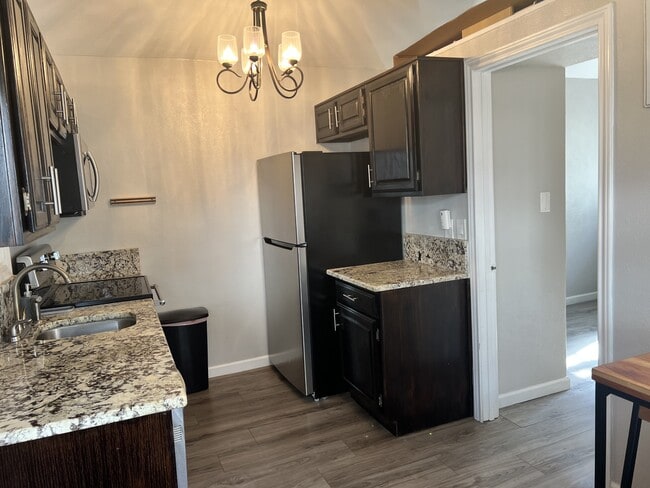 Building Photo - 3033 San Jacinto St