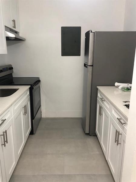 Primary Photo - 2916 Funston St