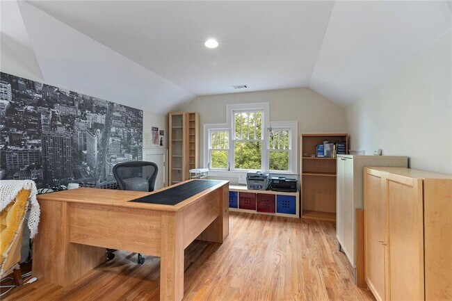 Building Photo - 120 Park Pl