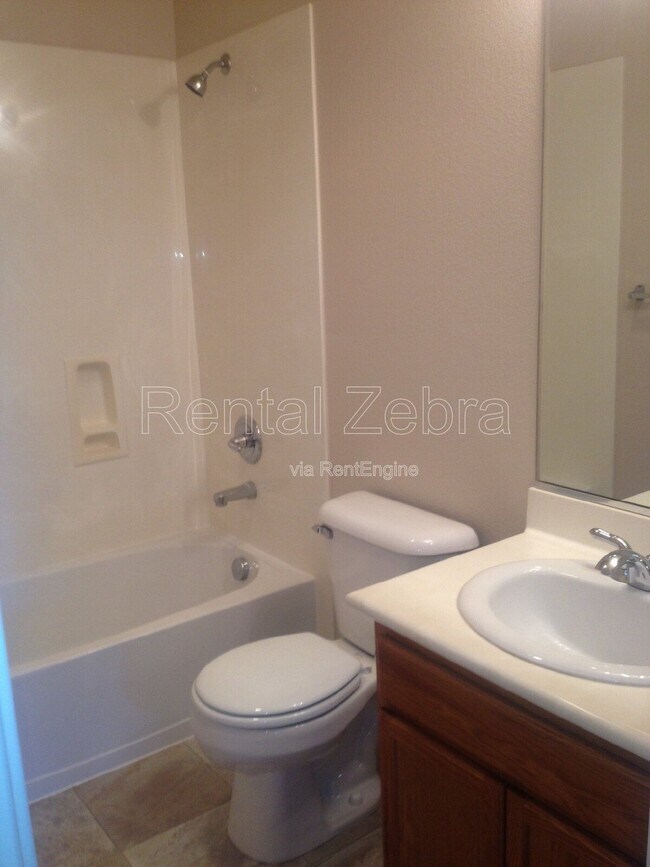 Building Photo - 103 Pelican St