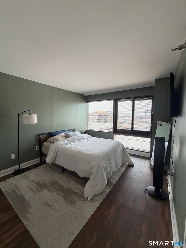 Building Photo - 127 Greyrock Pl