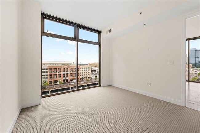 Building Photo - 270 17th St