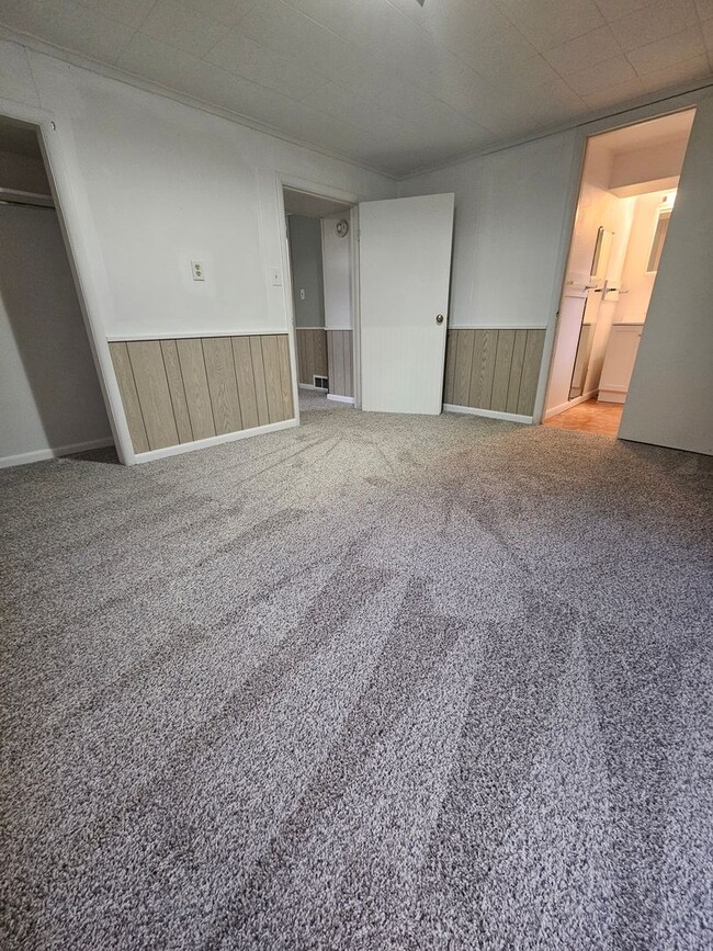 Building Photo - 4 BED | 2 BATH | SINGLE-FAMILY HOME | NORT...