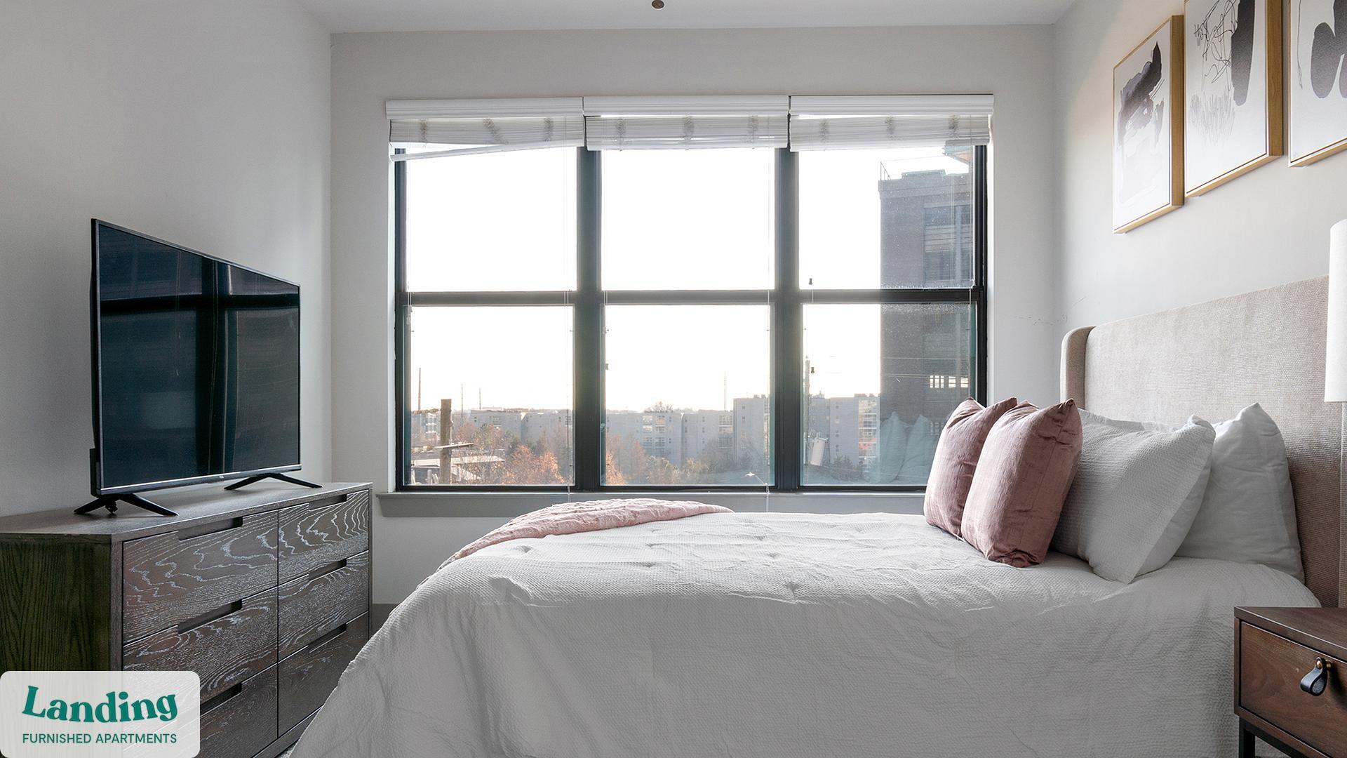 Building Photo - 930 Howell Mill Rd NW