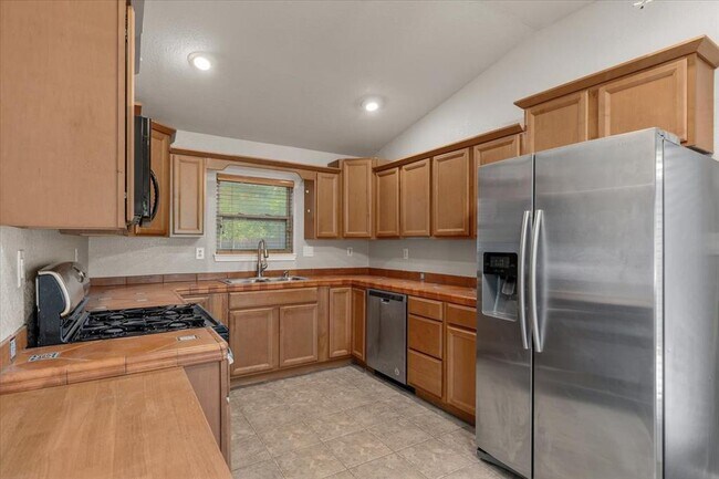 Building Photo - 7604 Robalo Rd