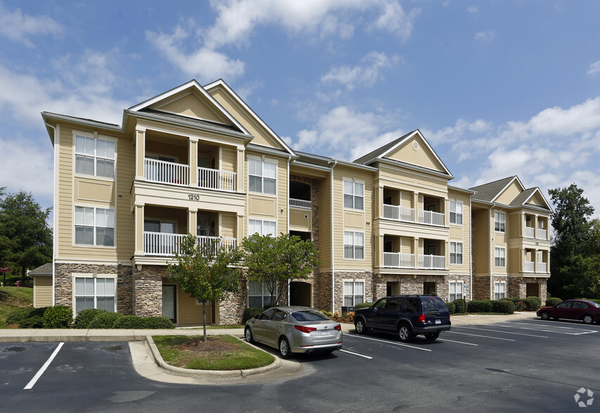 Building Photo - Greystone at Widewaters
