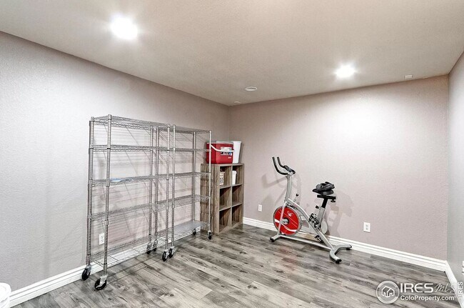 Building Photo - Must see paired home in Coal Creek