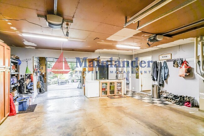 Building Photo - Tastefully Updated Home with a Beautifully...