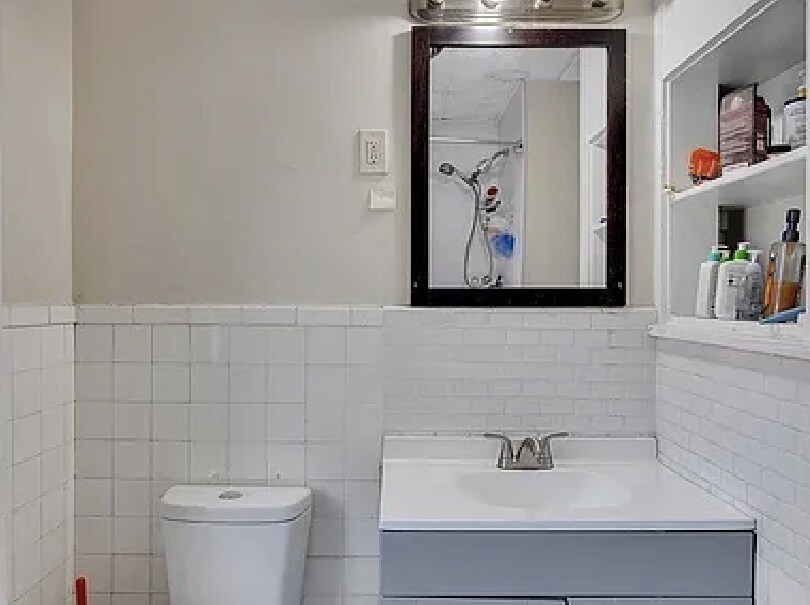 Building Photo - 576 Providence St