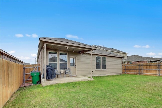 Building Photo - 165 Pivot Dr