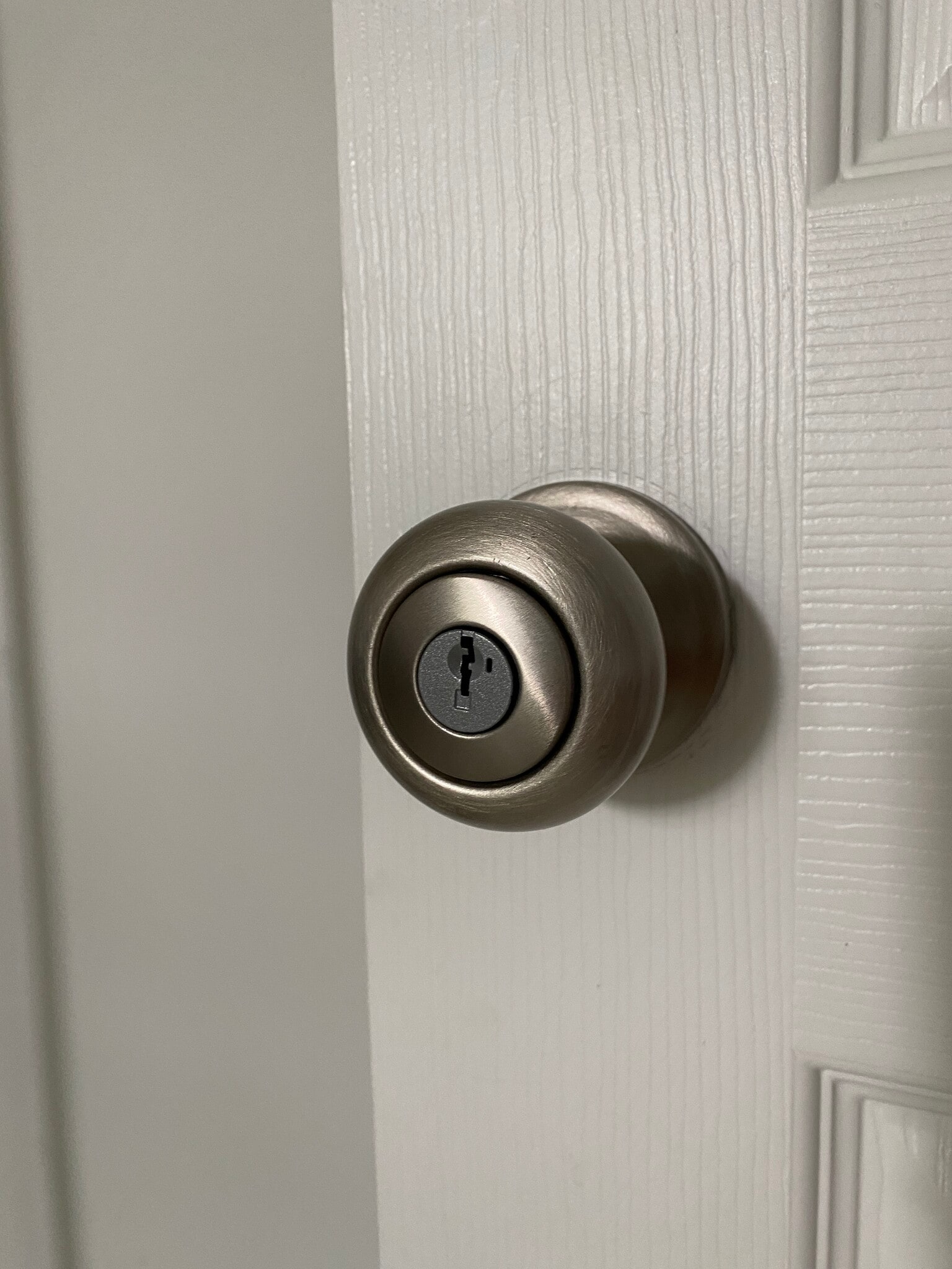 Bedroom door locks - 7922 Fitzroy St