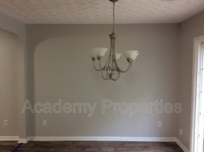 Building Photo - 735 Magnolia Gardens Walk