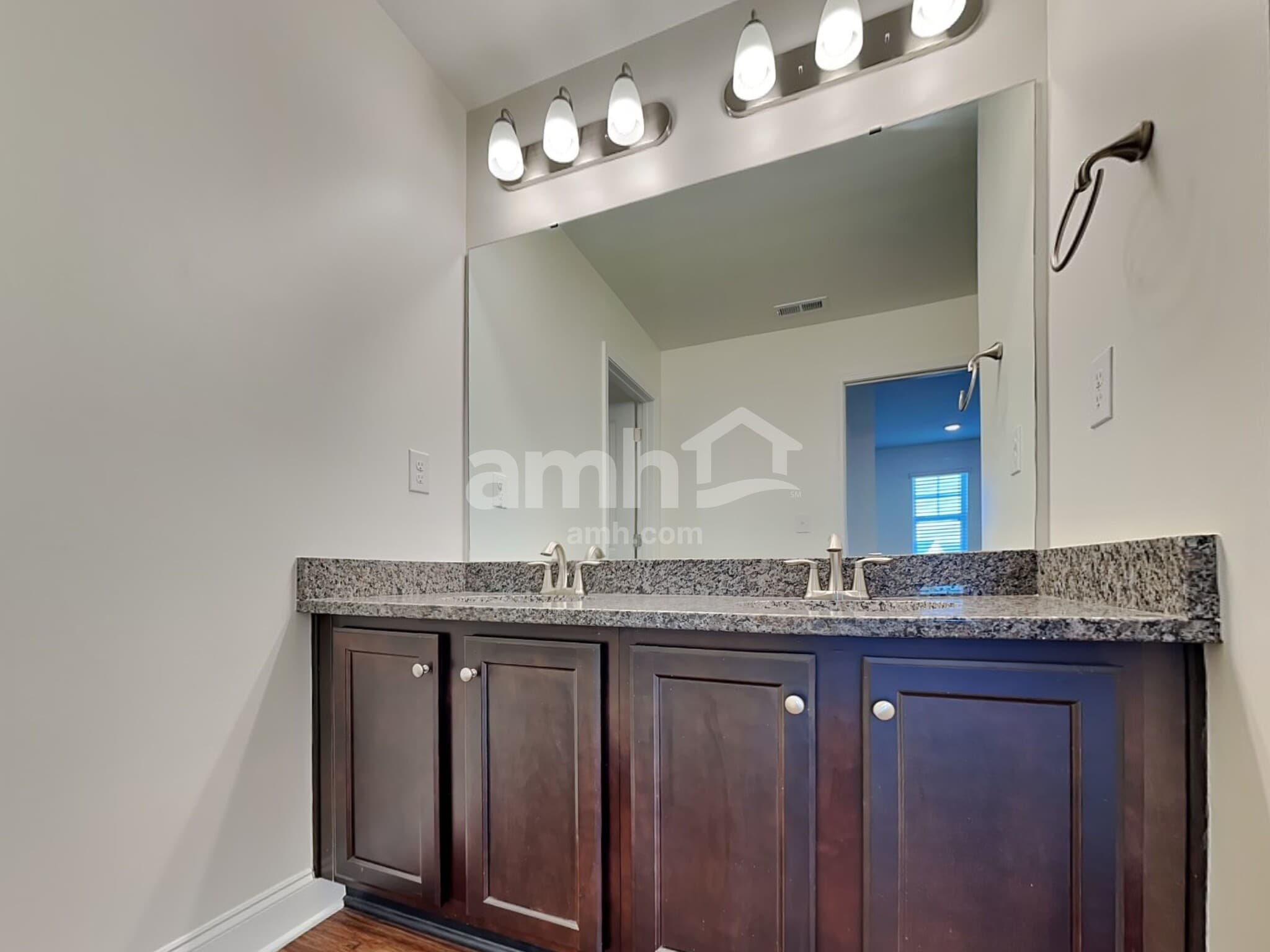 Building Photo - 174 Twin River Dr