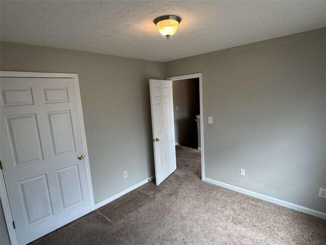 Building Photo - 2430 Cordillo Dr