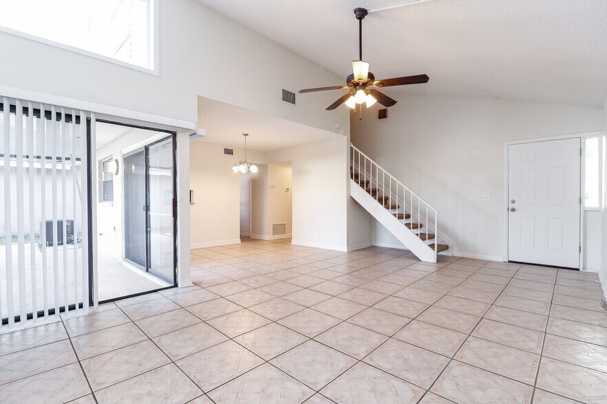 Building Photo - 10375 Chadbourne Dr