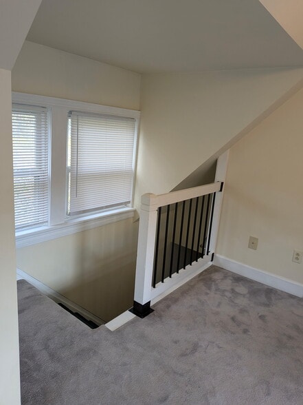 Building Photo - 712 Chambers Ave