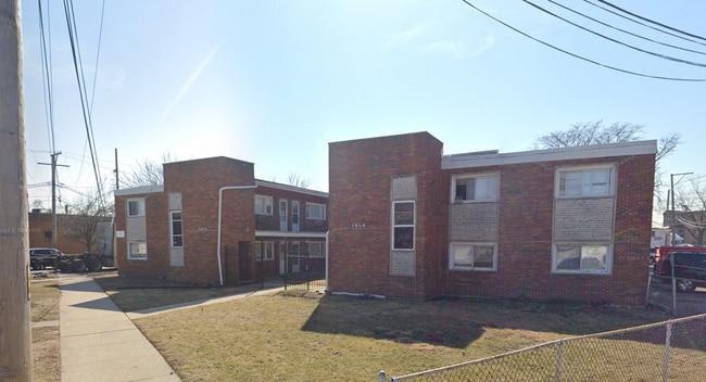 Building Photo - 7806-7812 S Troy