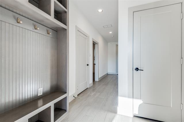 Building Photo - 2609 La Altura Ln