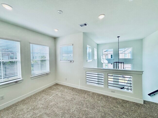 Building Photo - 15110 Dry Crk Jct Pl