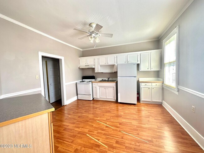 Building Photo - 416 Craven St