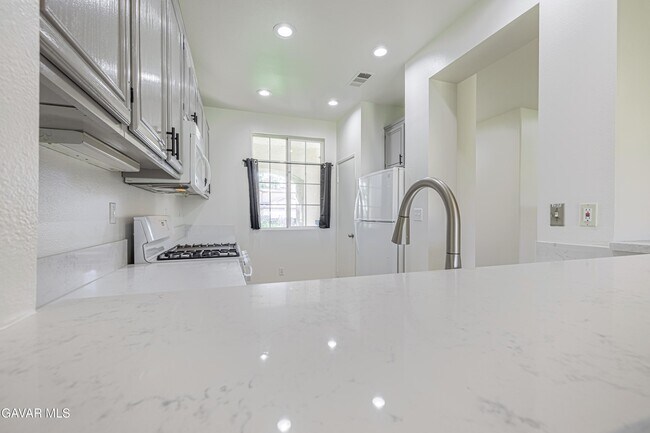 Building Photo - 45858 Coventry St