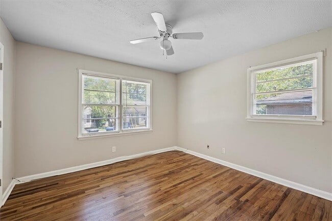 Building Photo - 190 Opal Dr