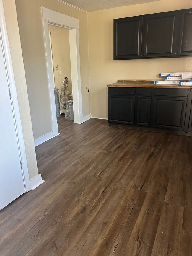 Building Photo - 1614 S Jackson St