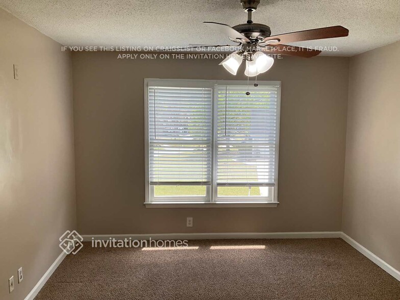 Building Photo - 6842 Gledhill Way