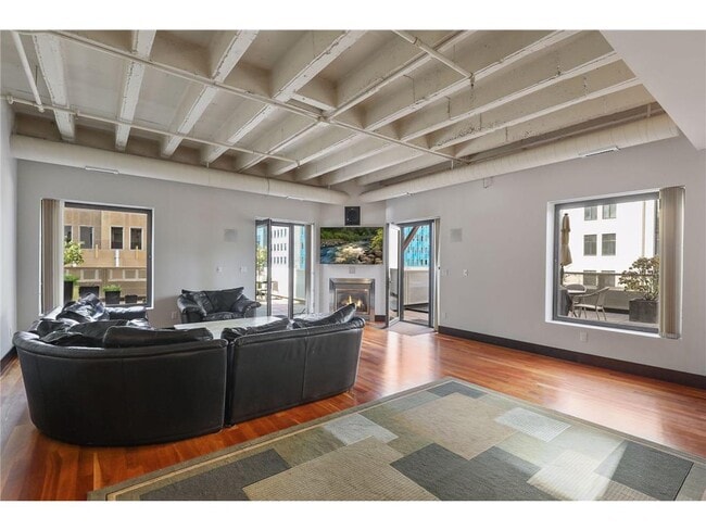 Building Photo - 601 S Marquette Ave