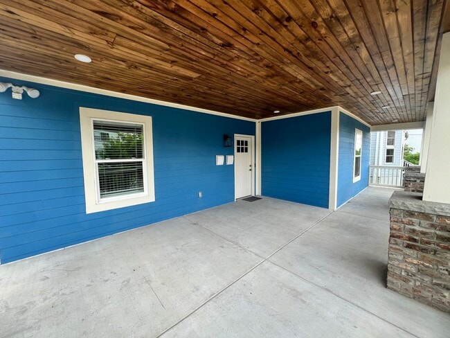 Building Photo - 1726 Forest Ave