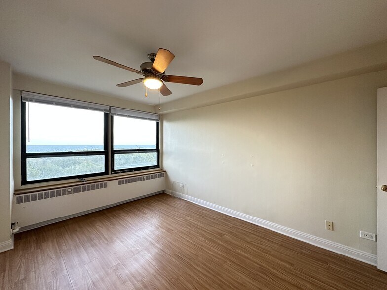 Building Photo - 4180 N Marine Dr