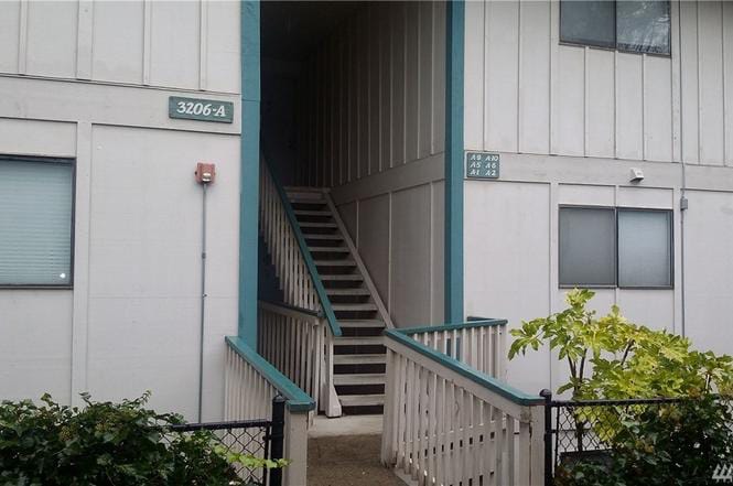 Building Photo - 3206 Pine Rd NE