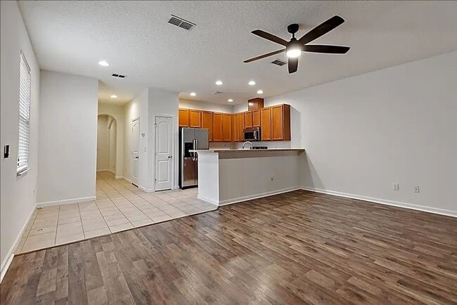 Building Photo - TWO WEEKS FREE ON APPROVED APPLICANTS - Pe...