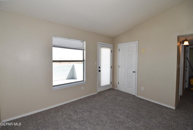 Building Photo - 10830 Elise St